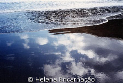 When the sea paints the sky...water-light pure art.
(Ref... by Helena Encarnação 